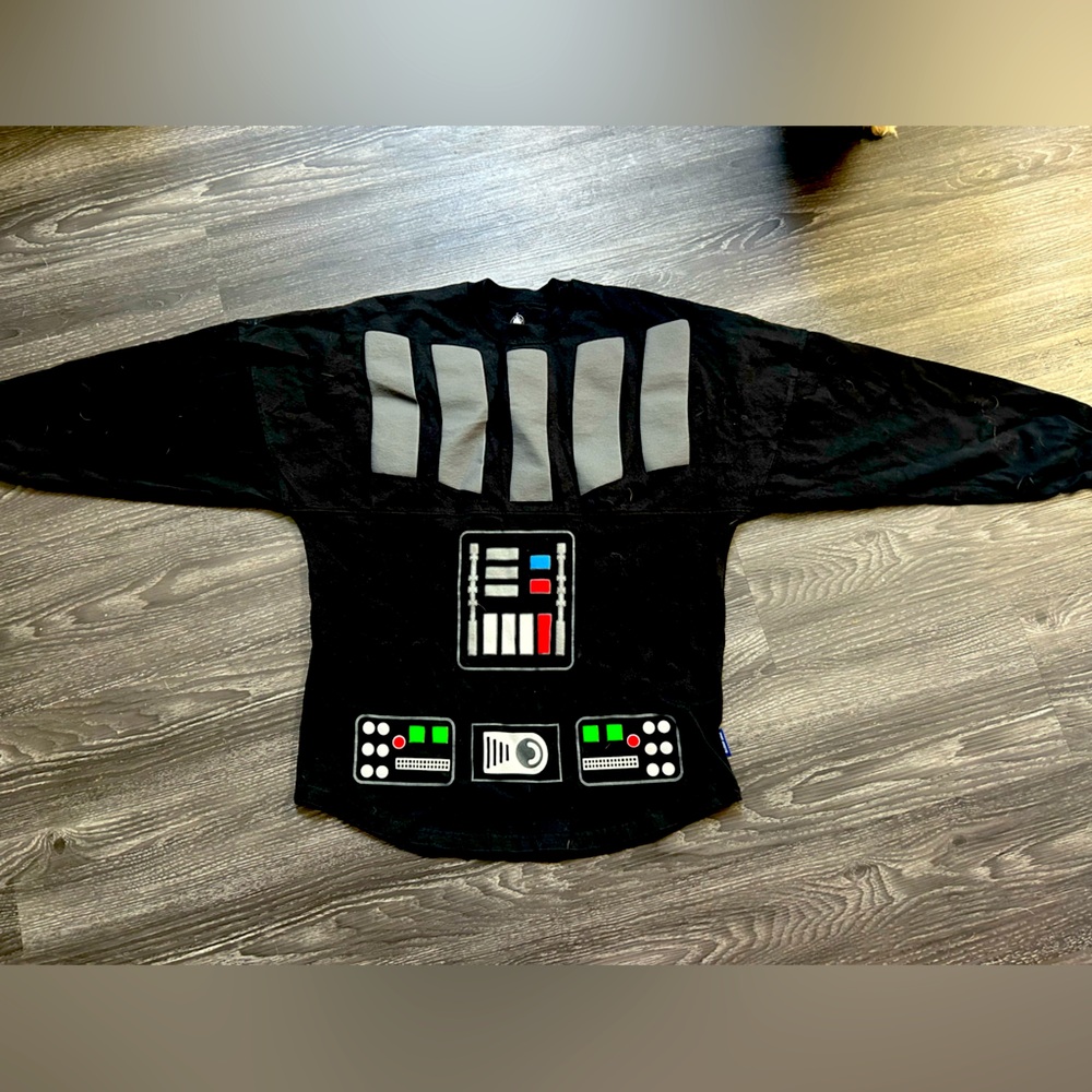 ✨ Disney Star Wars Darth Vader Spirit Jersey – Size Small ✨